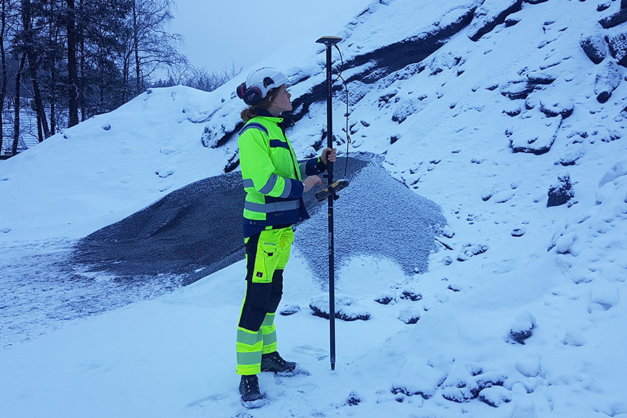 Viktigheten av mineraler og bergarter i samfunnet engasjerer trainee i Franzefoss